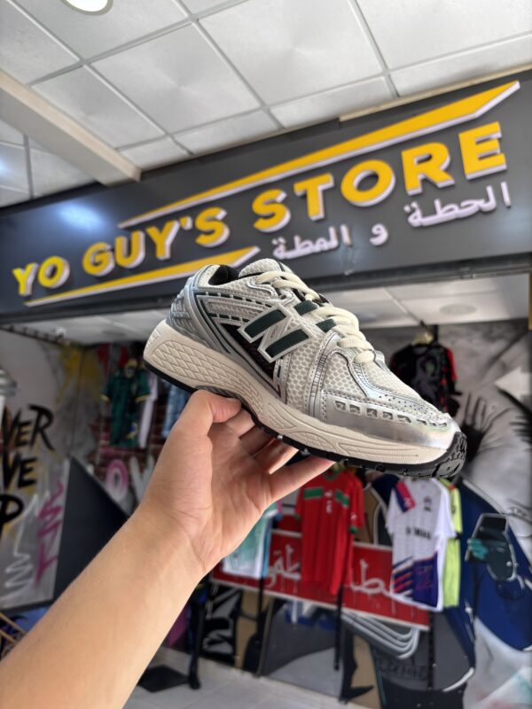 New Balance 1906R